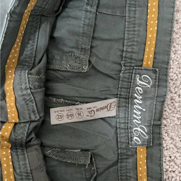 Jean short - Picture 3 of 4